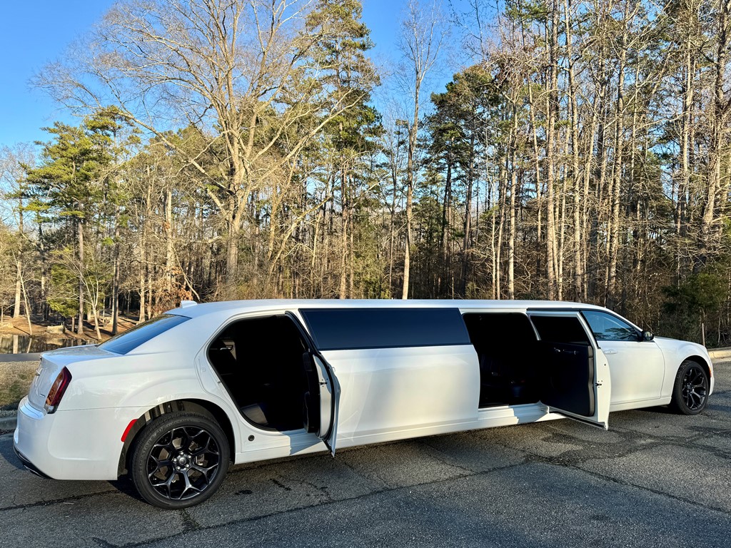 Chrysler 300 Stretch Limo